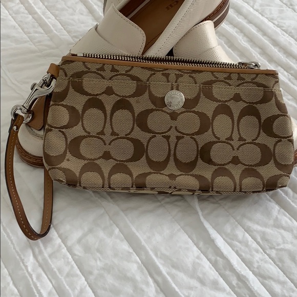 Coach wristlet - Picture 1 of 8